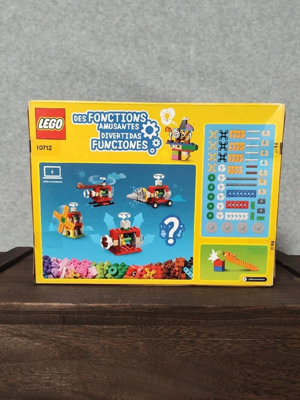 Lego Classic Bricks And Gears 244 Pcs 10712 Brand New Sealed